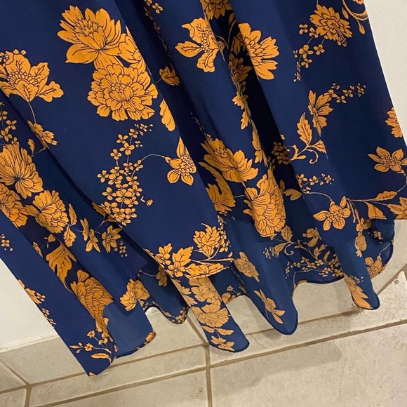 NWT NANETTE Nanette Lepore Smocked 4 Floral-Print Dress - Picture 6 of 16